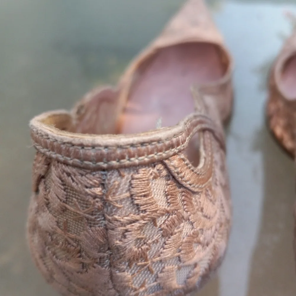 Miu Miu 38 ½ or 8 ½ Sexy Pump - Picture 2 of 7